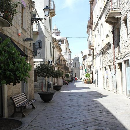B&B Piazza Di L'Ara Tempio Pausania Zewnętrze zdjęcie