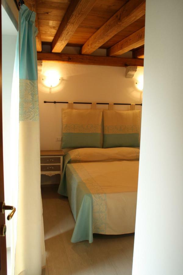 B&B Piazza Di L'Ara Tempio Pausania Zewnętrze zdjęcie