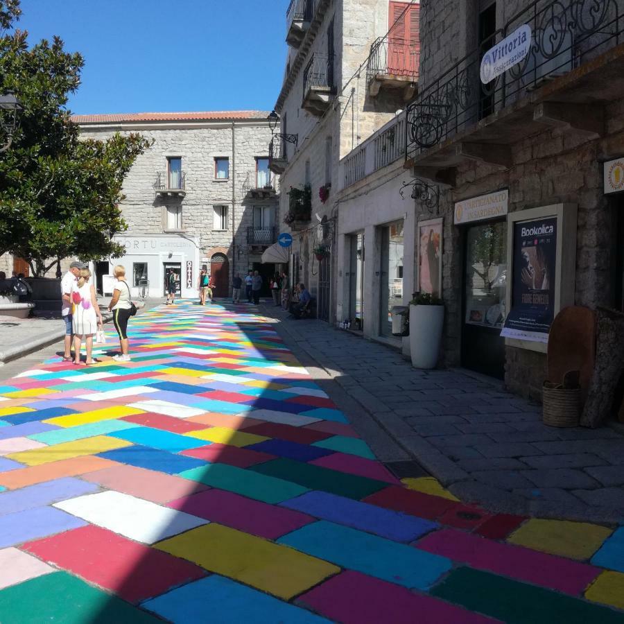 B&B Piazza Di L'Ara Tempio Pausania Zewnętrze zdjęcie