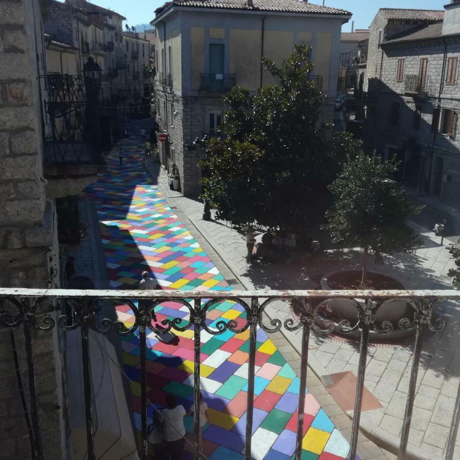 B&B Piazza Di L'Ara Tempio Pausania Zewnętrze zdjęcie